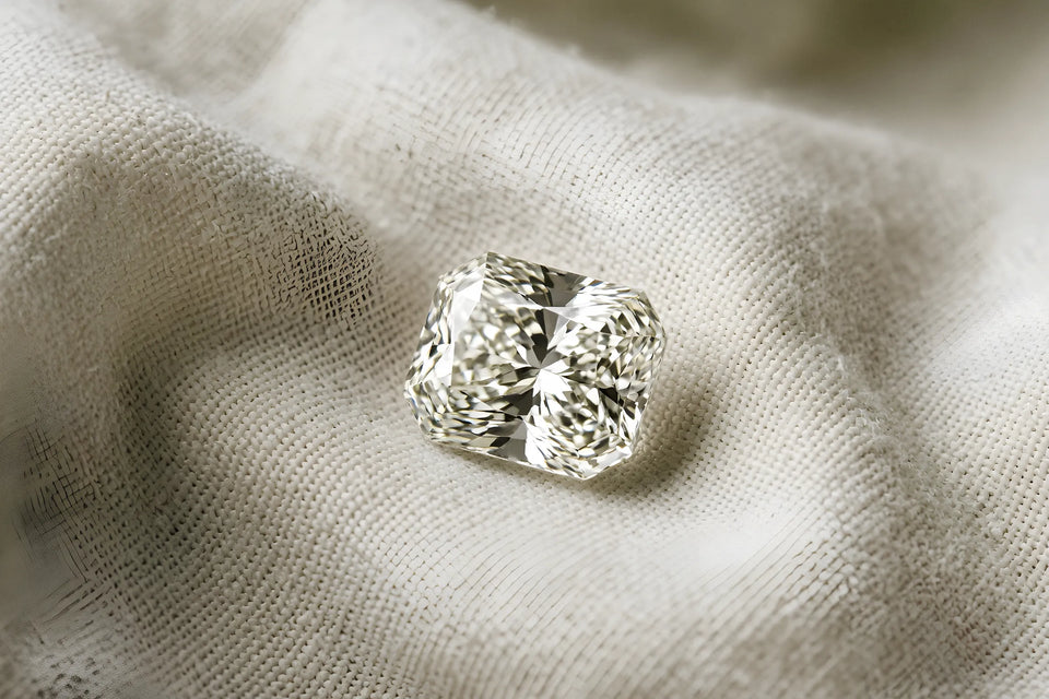 Radiant-cut lab-grown diamond macro